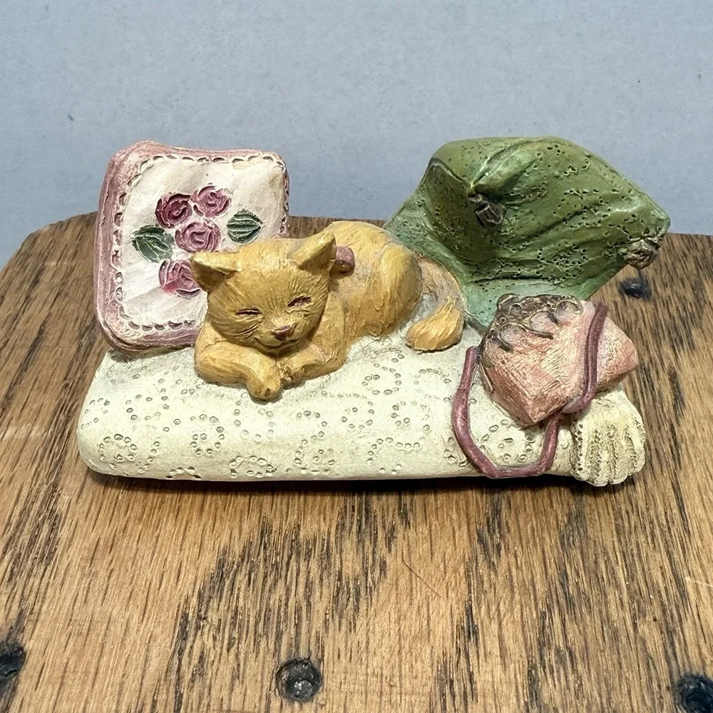 Cat/kitten‎  Figure Trinket Adorable